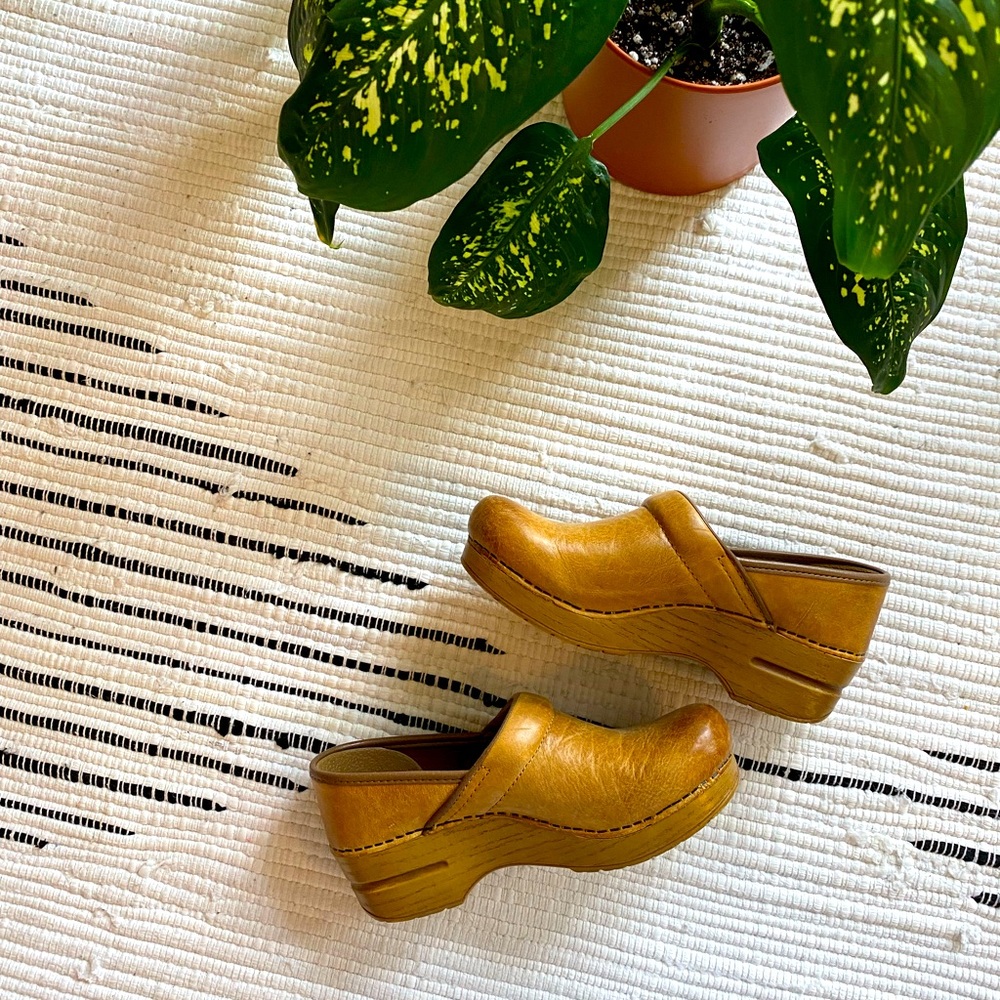 Dansko Professional Honey Distressed Clogs 36